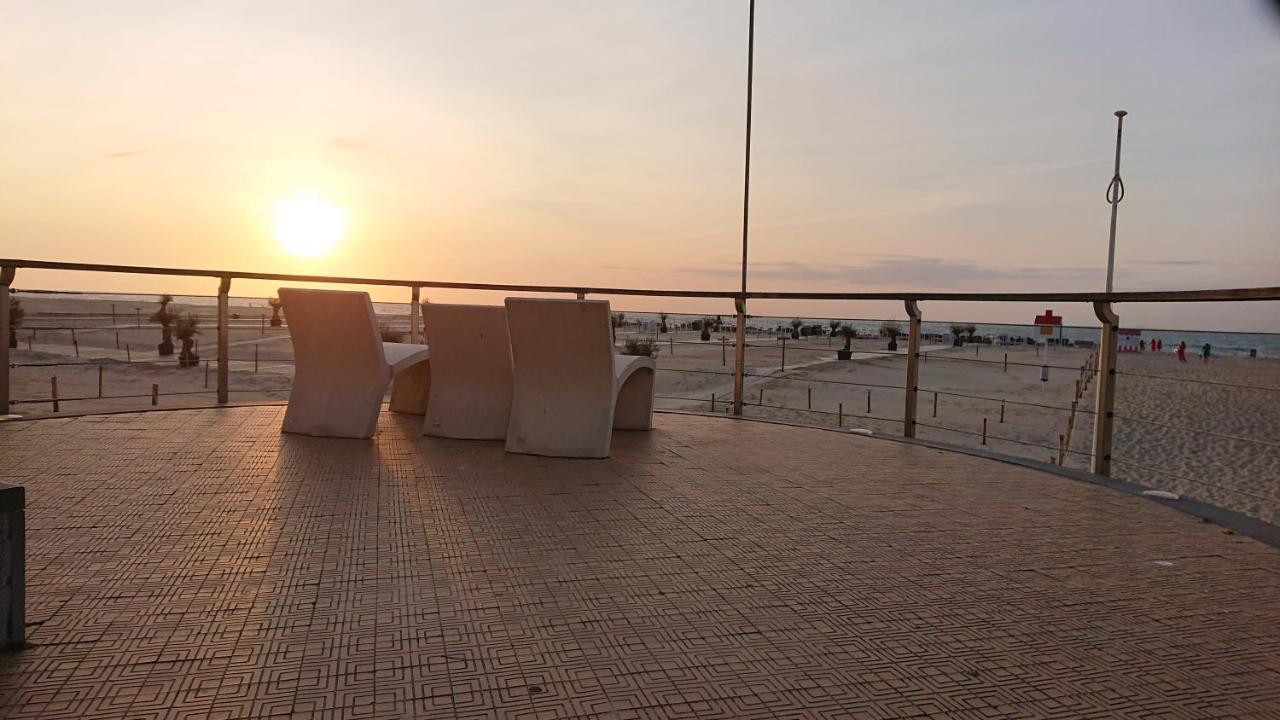 Studio Direct Aan Het Hoofdstrand Van Oostende - Naast Casinoアパートメント エクステリア 写真