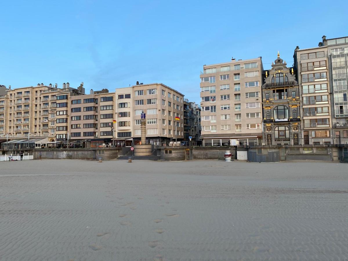 Studio Direct Aan Het Hoofdstrand Van Oostende - Naast Casinoアパートメント エクステリア 写真