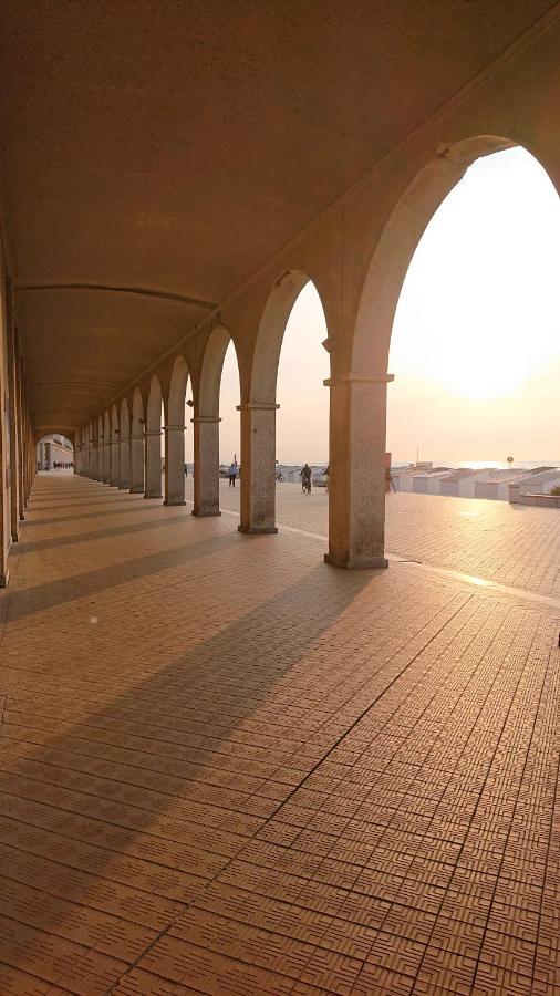 Studio Direct Aan Het Hoofdstrand Van Oostende - Naast Casinoアパートメント エクステリア 写真