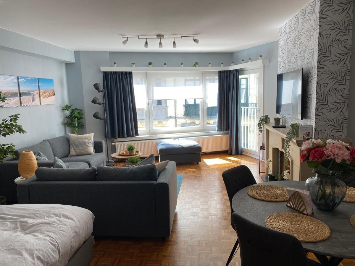 Studio Direct Aan Het Hoofdstrand Van Oostende - Naast Casinoアパートメント エクステリア 写真